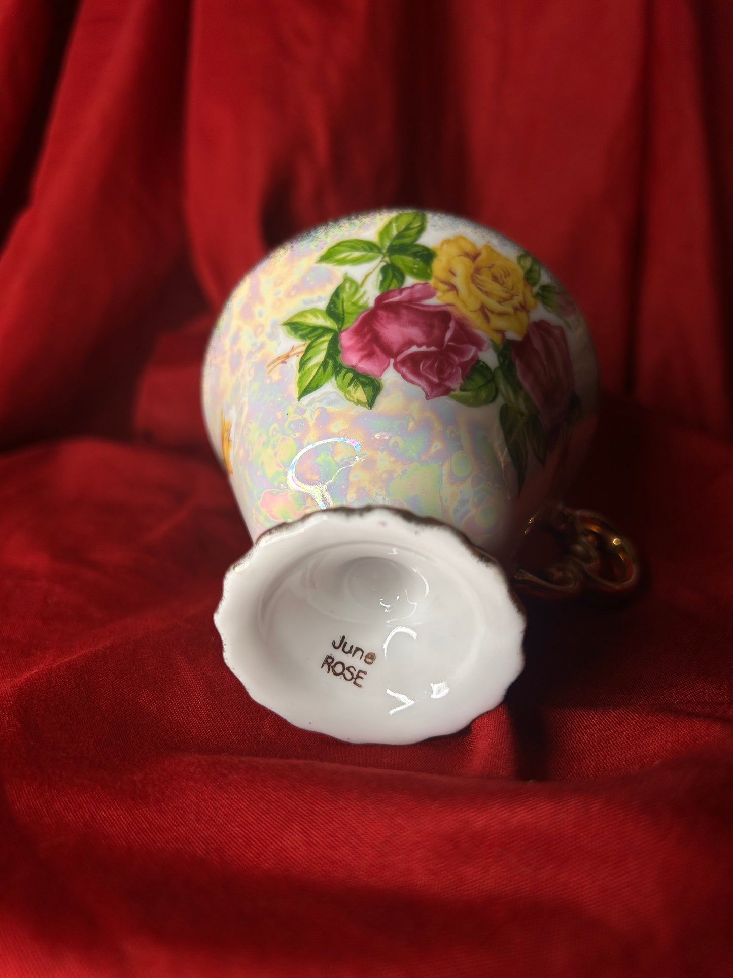 Roses Teacup & Saucer Set