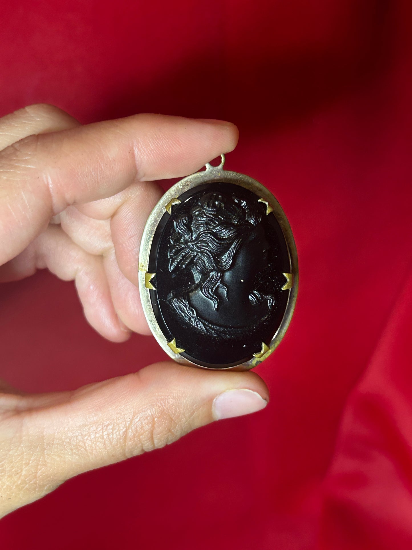 Vintage Gold Filled Victorian Black Cameo Brooch