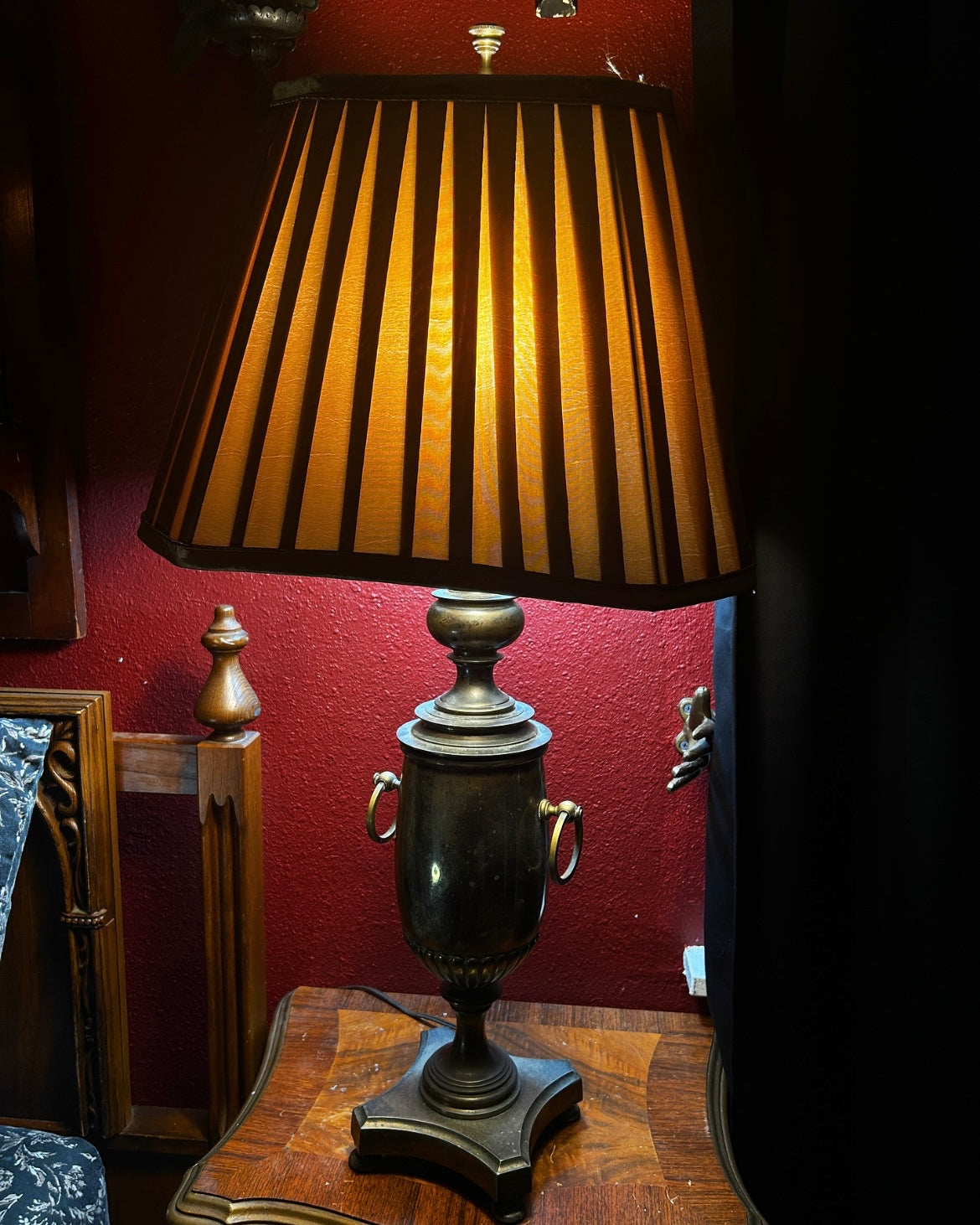 Vintage Urn Style Lamp O Rings with Copper Tone Shade