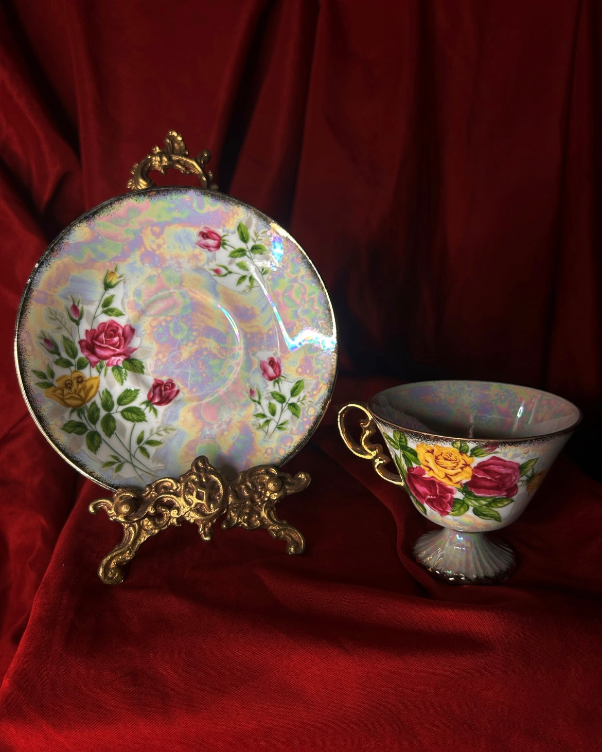 Roses Teacup & Saucer Set