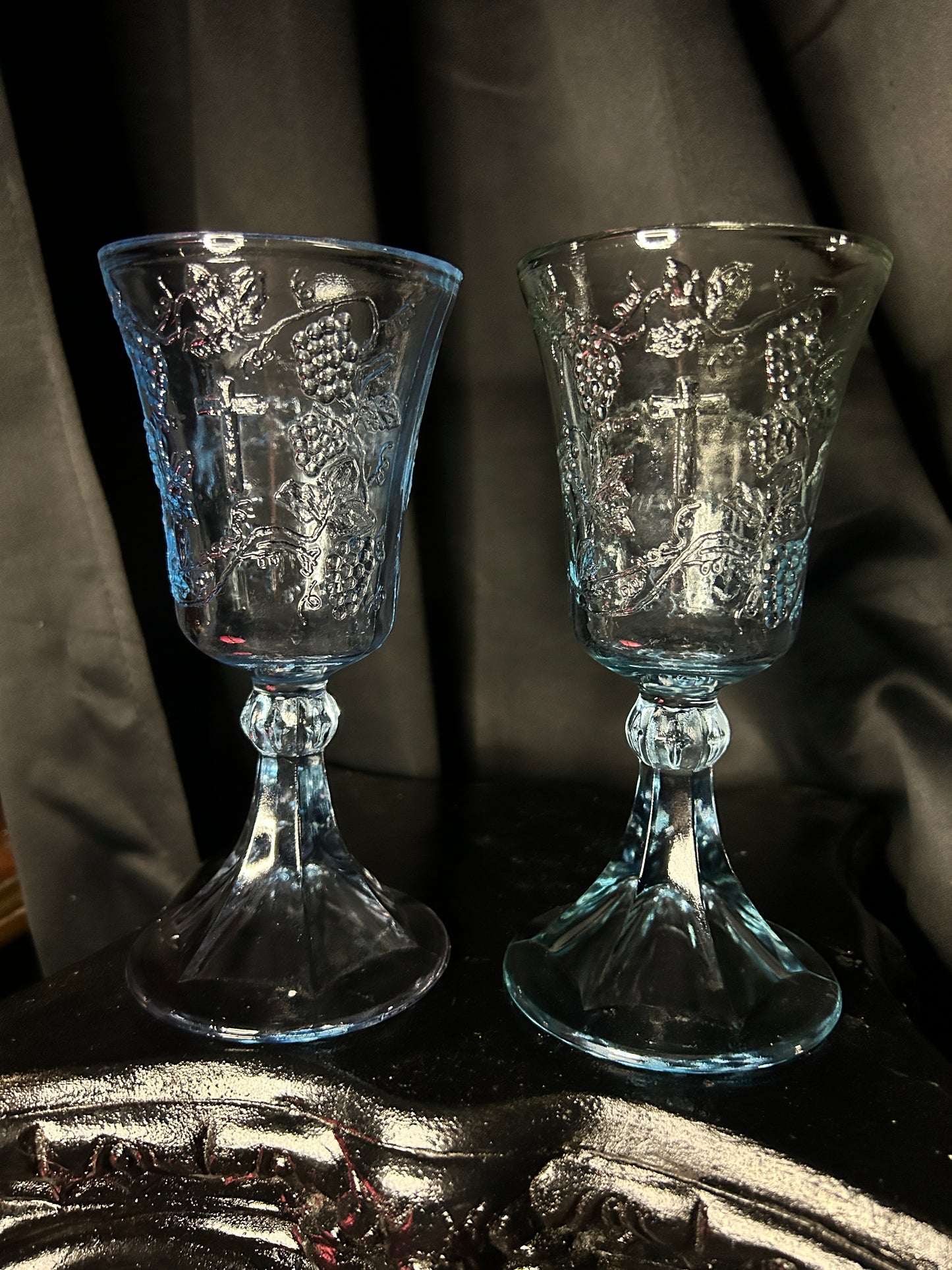 Vintage Blue Tiara Glass Last Supper Single Goblet