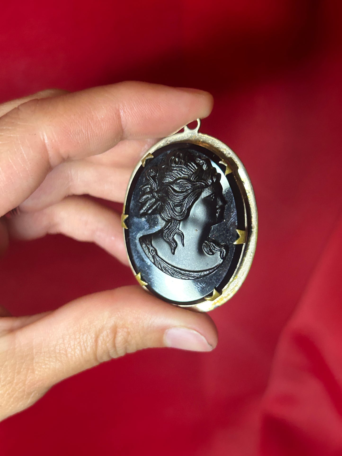 Vintage Gold Filled Victorian Black Cameo Brooch