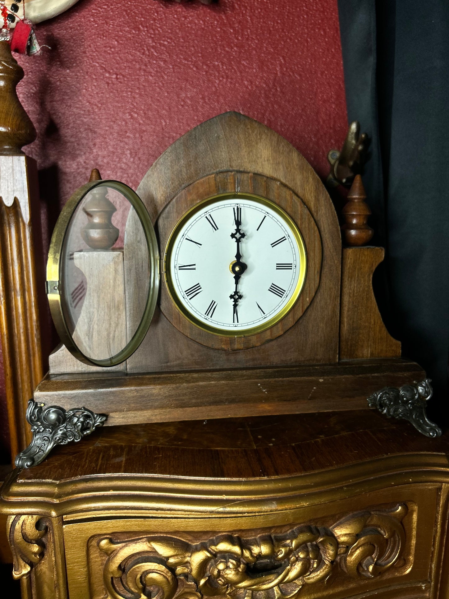 Cathedral Style Mantel Clock