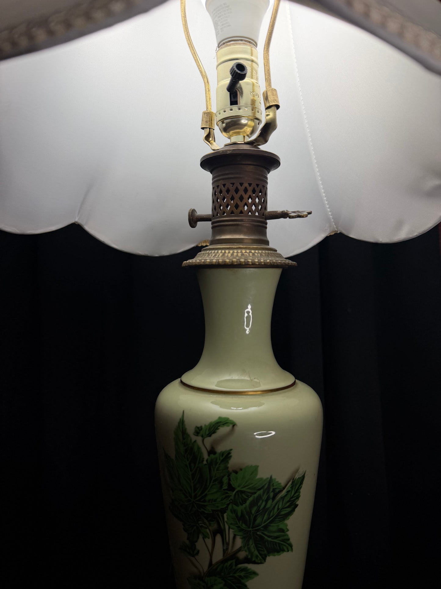 Botanical Grapevine Lamp with Shade