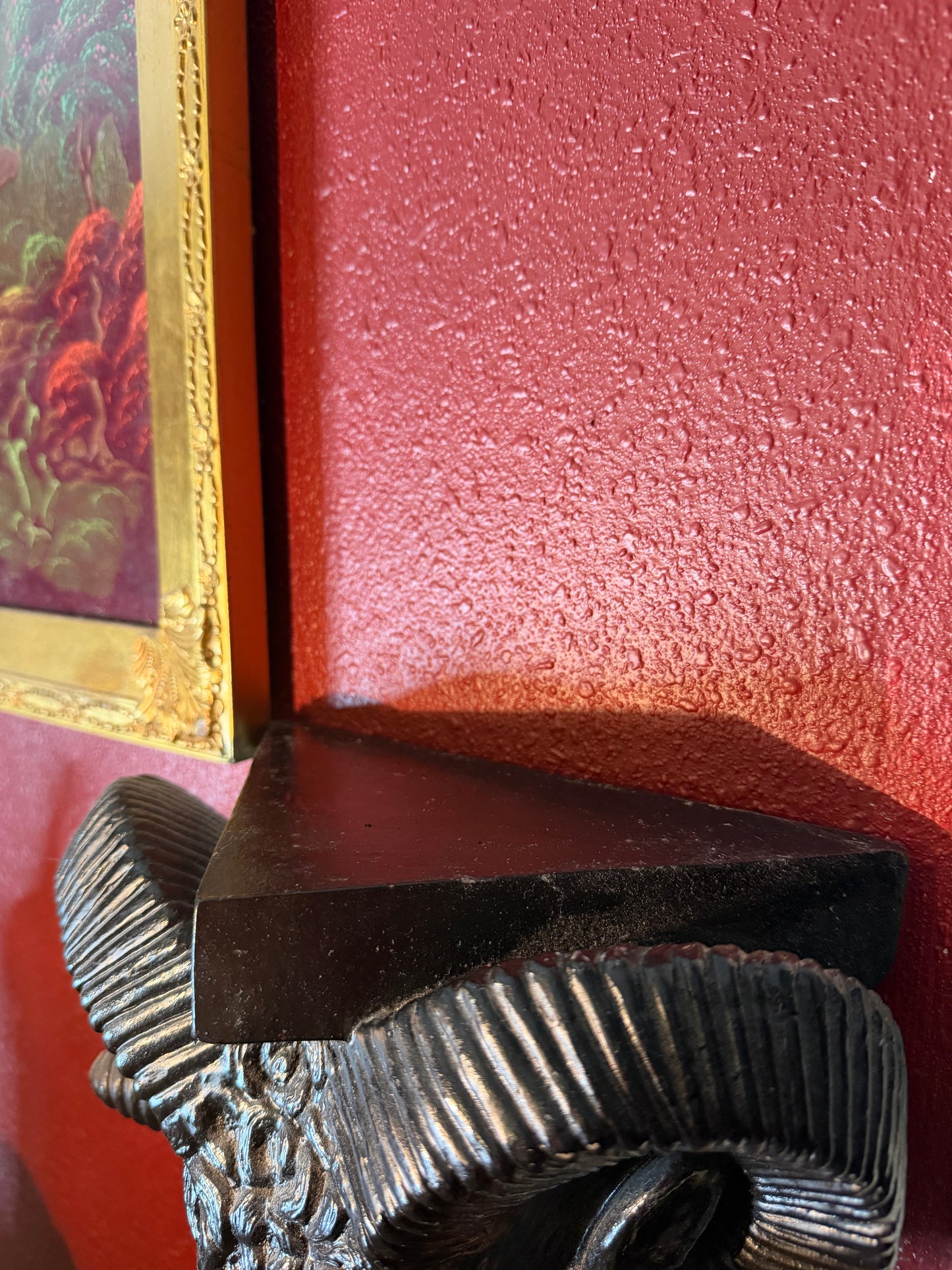 Single Ram Head Wall Shelf