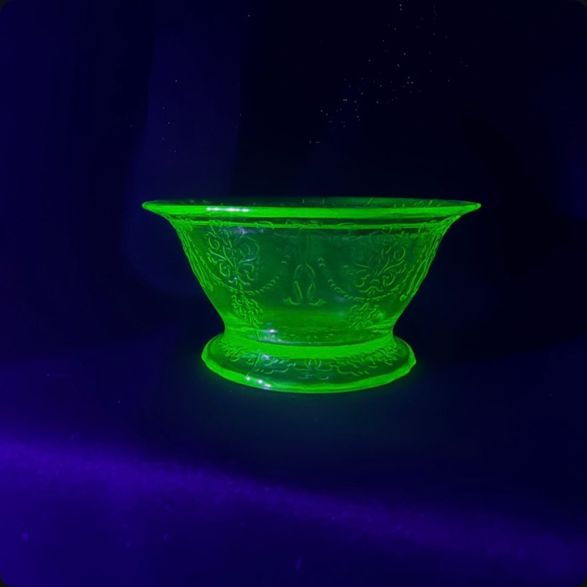 Uranium Bowknot Sherbert/Fruit Footed Dish