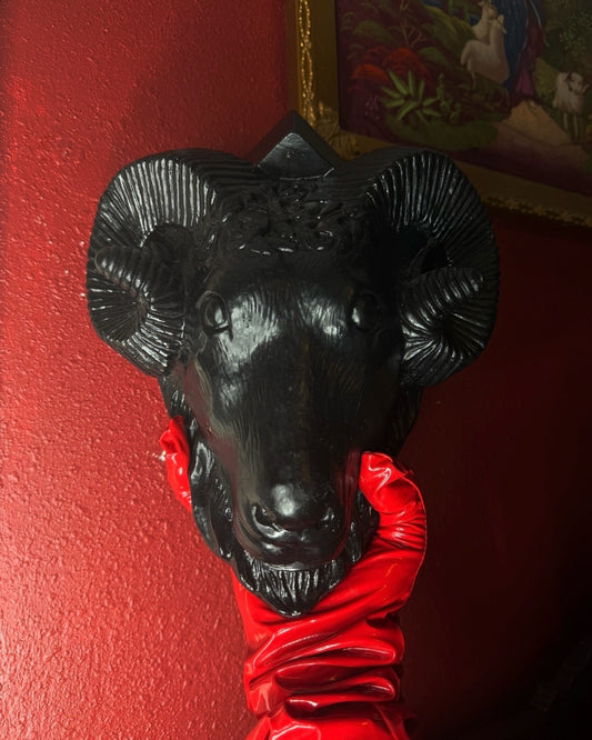 Single Ram Head Wall Shelf
