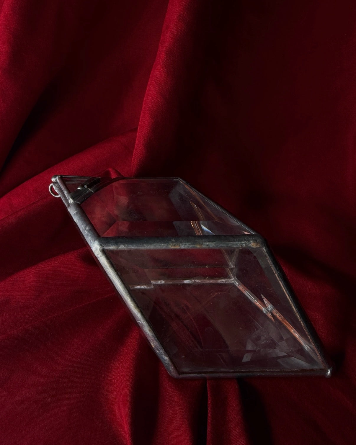 Geometric Hanging Hinged Glass