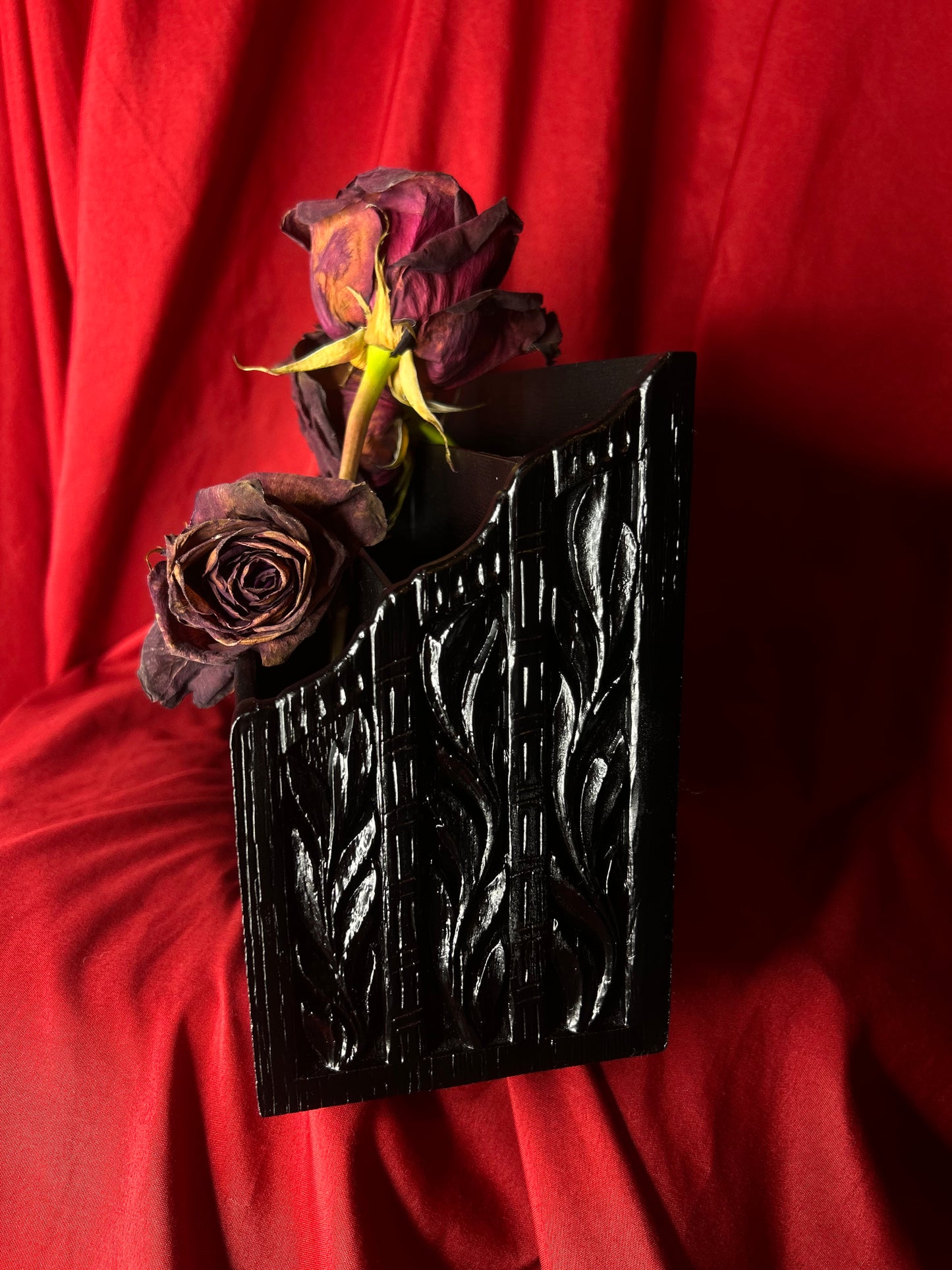 Gothic Letter Holder