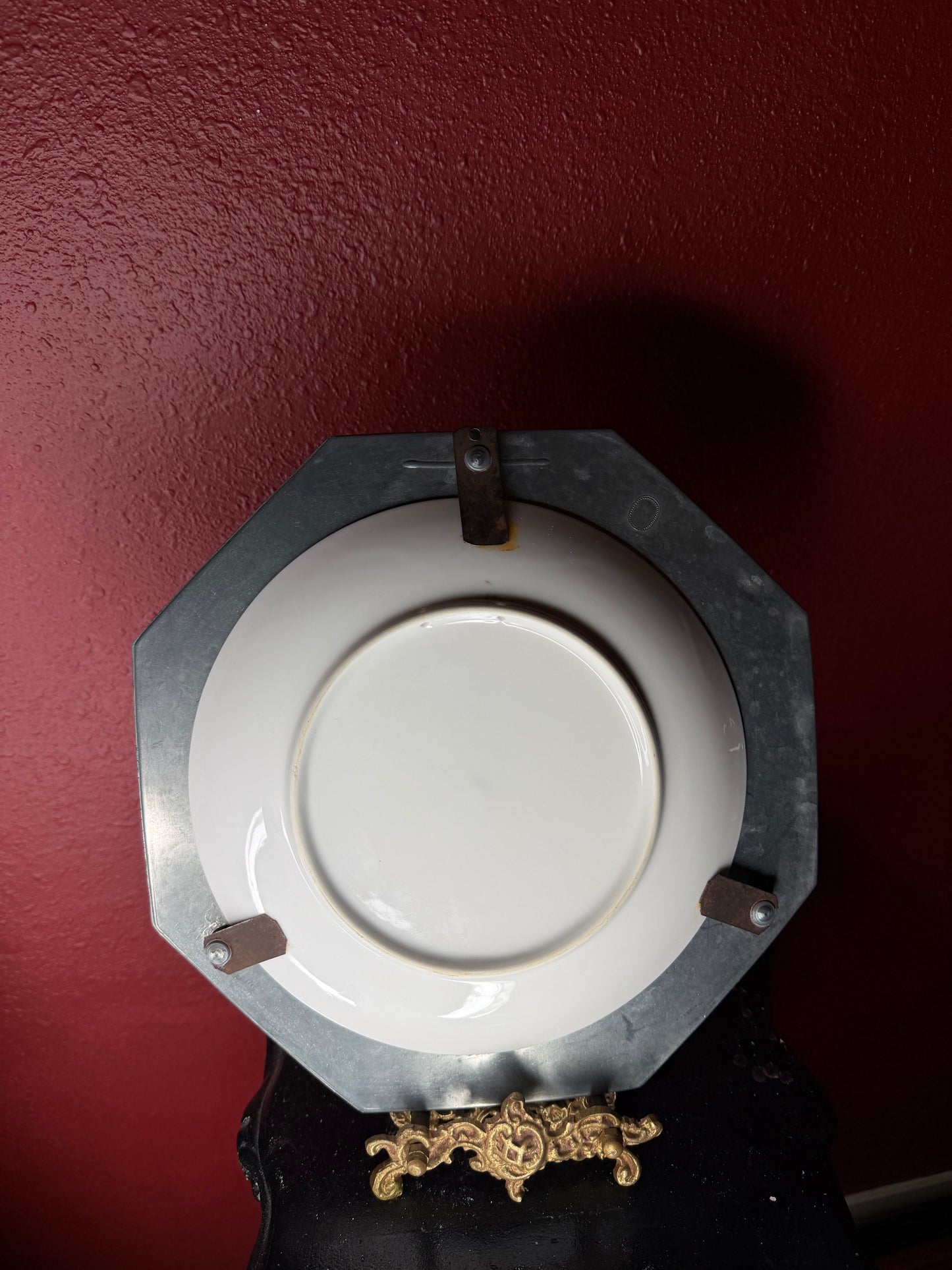 Rüdesheim Plate with Pewter Engraved Wall Plate Hanger
