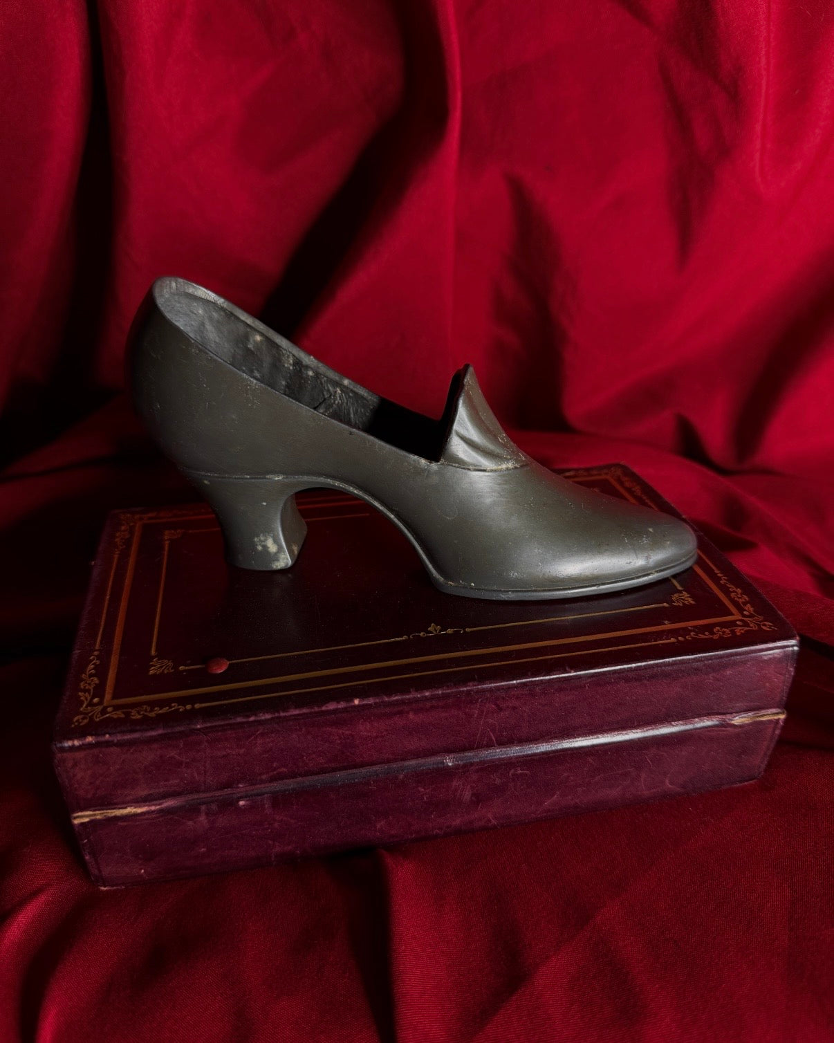 Metal Shoe Heel Pincushion/Catch All