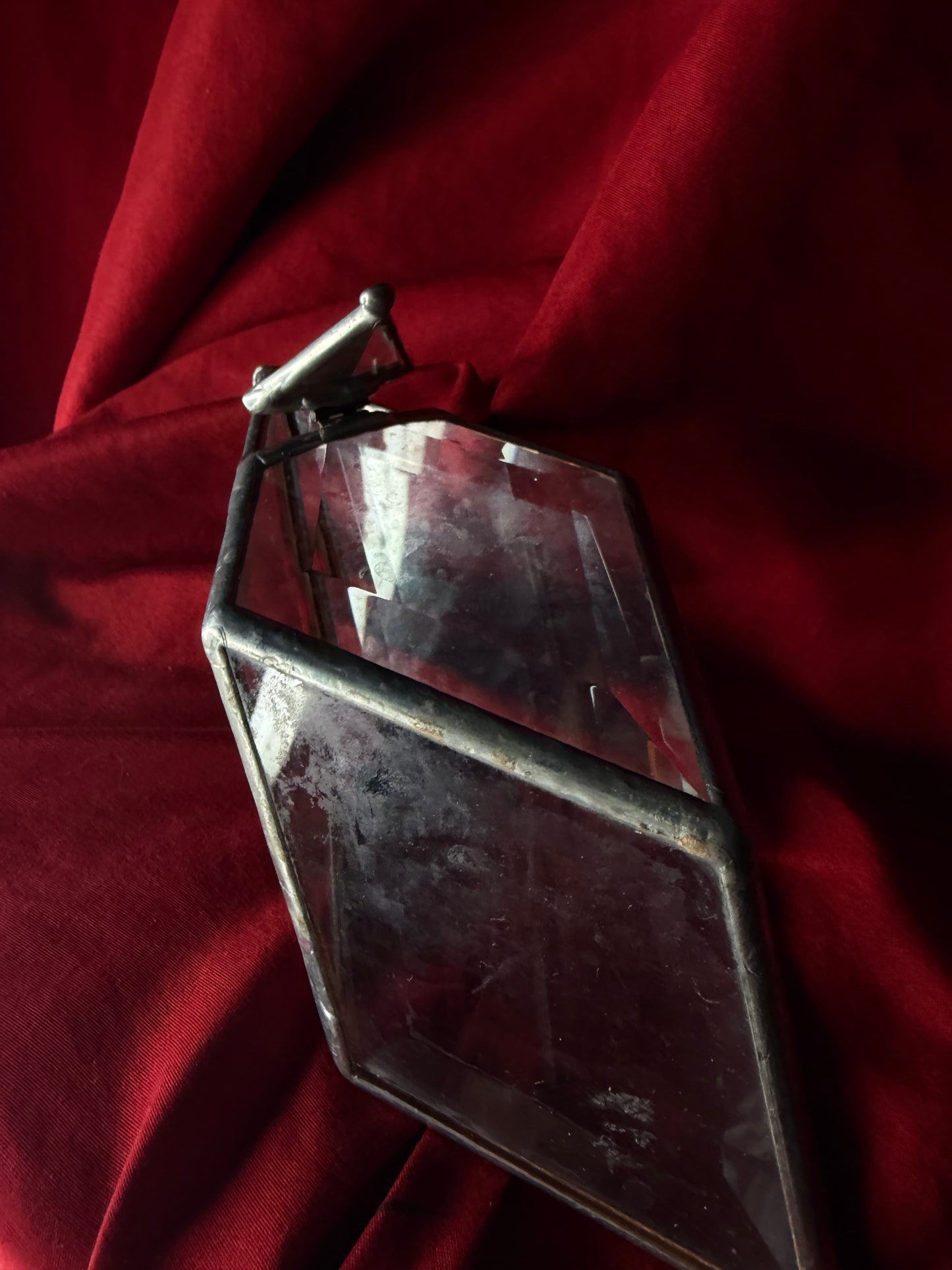 Geometric Hanging Hinged Glass