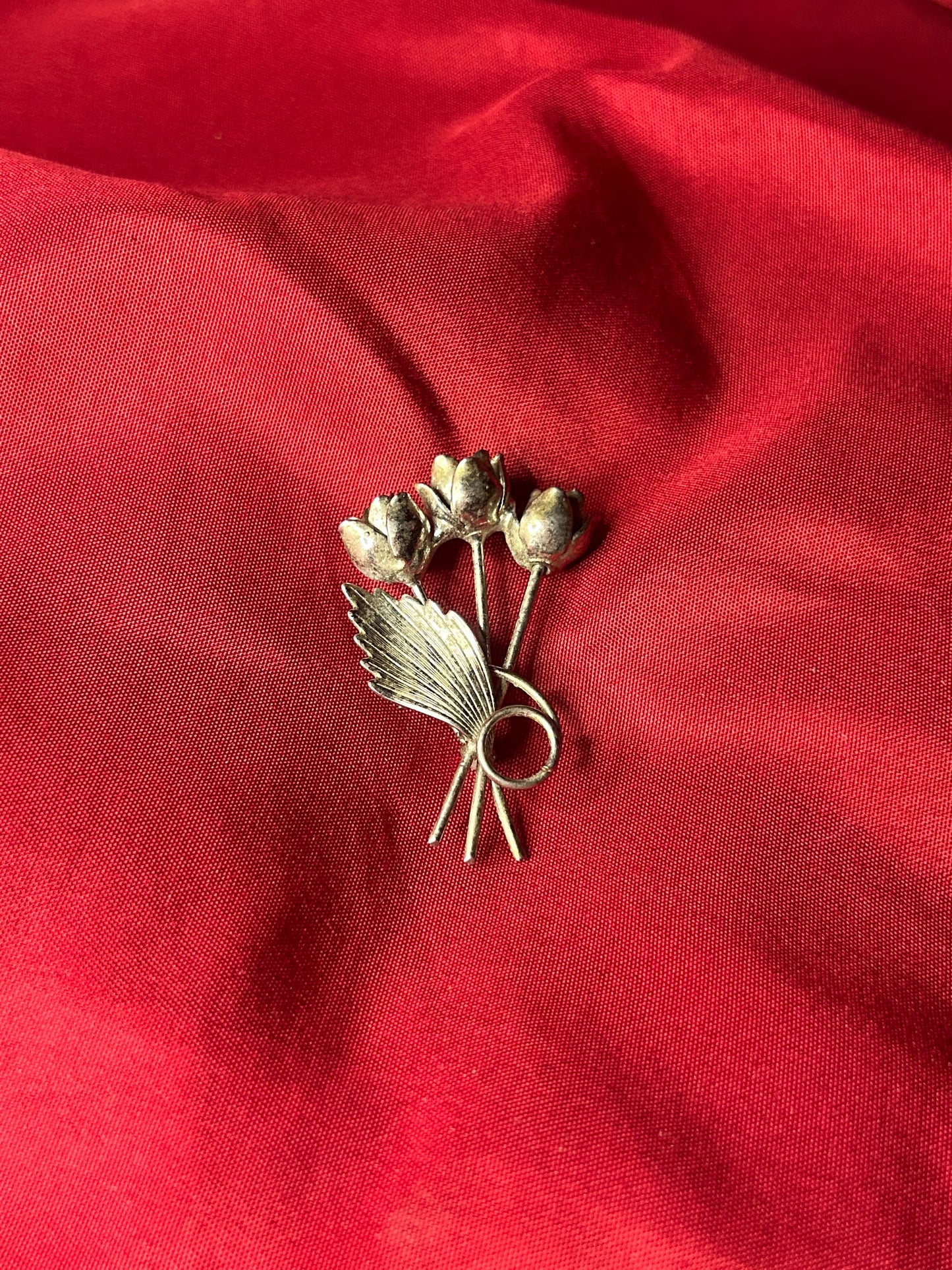 Bouquet of 3 Roses Pin Brooch