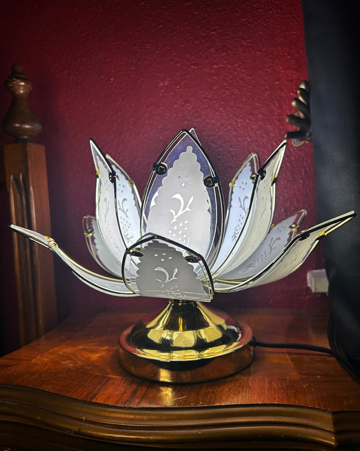 Vintage Lotus Flower Lamp with Touch Base