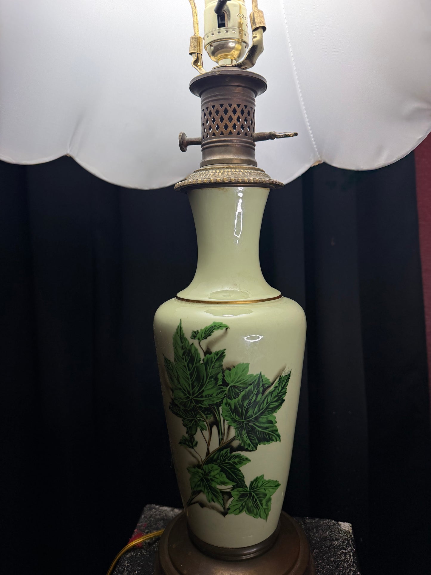 Botanical Grapevine Lamp with Shade