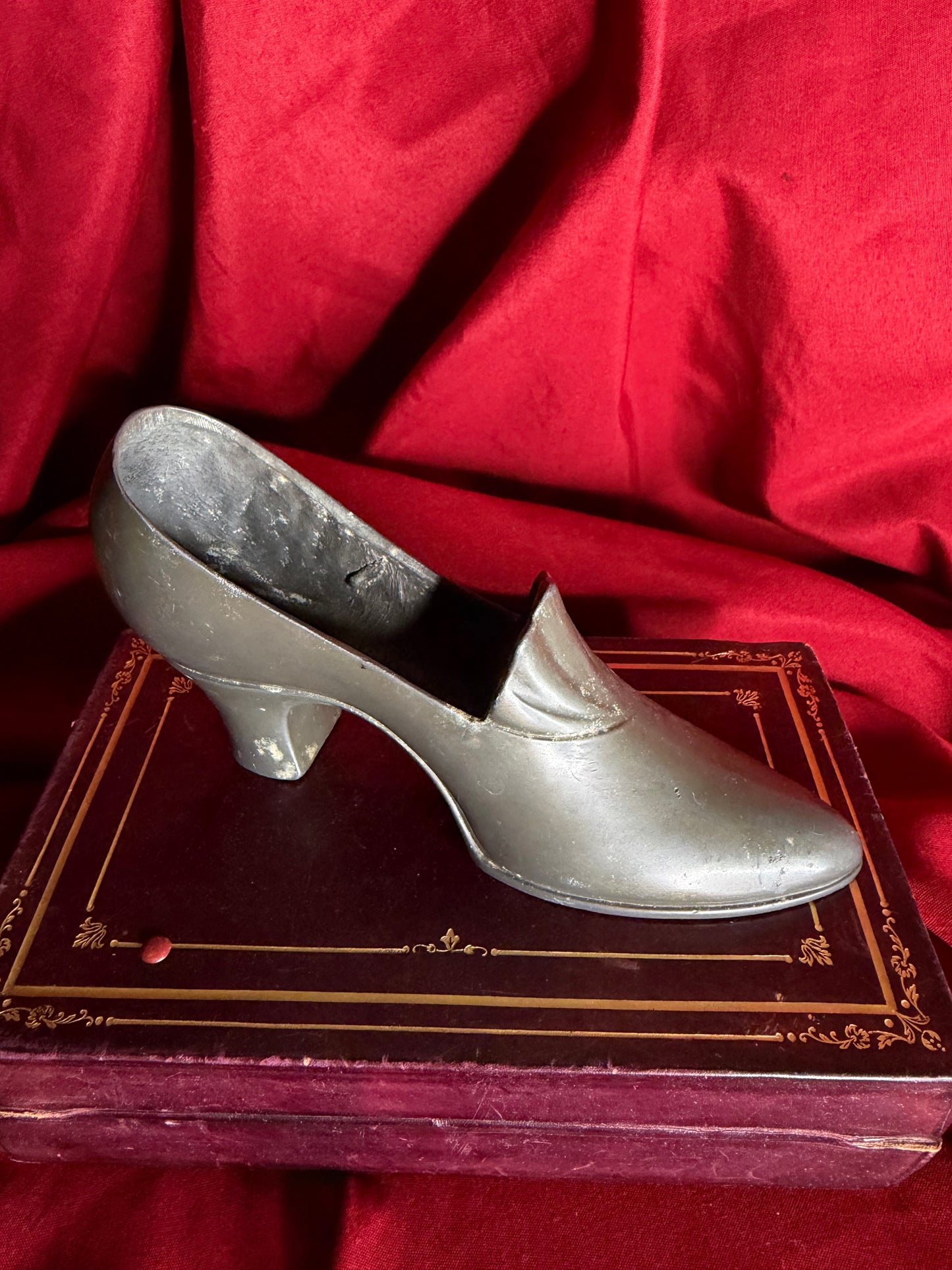 Metal Shoe Heel Pincushion/Catch All
