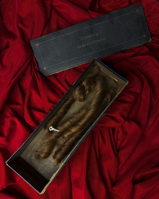 Curls in Cofirmation Box