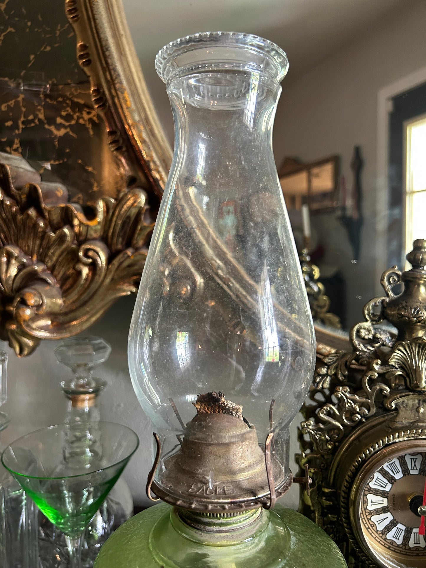 Green Oil Lamp with Mirrored Wooden Oil Lamp Holder