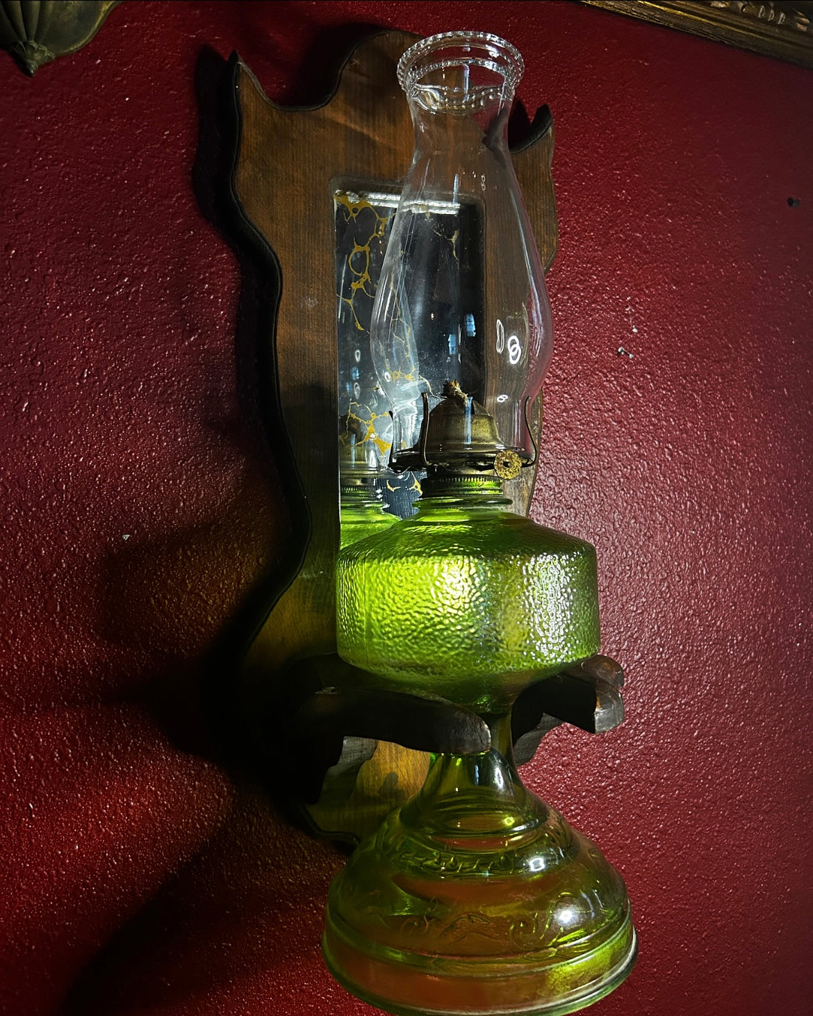 Green Oil Lamp with Mirrored Wooden Oil Lamp Holder
